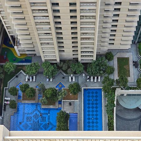 شقة Downtown Oasis, Burj Khalifa Views, Luxury Amenities دبي المظهر الخارجي الصورة