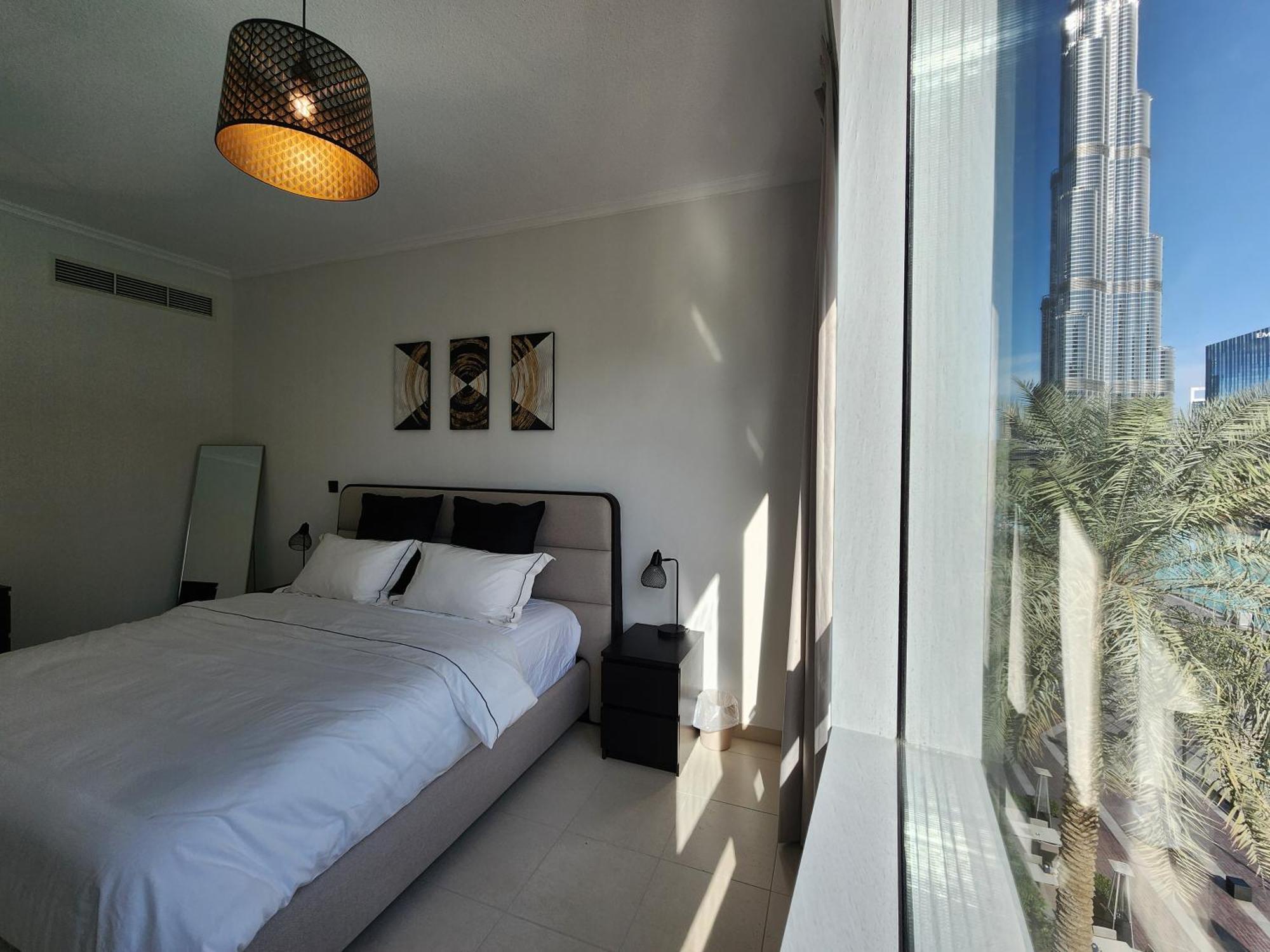 شقة Downtown Oasis, Burj Khalifa Views, Luxury Amenities دبي المظهر الخارجي الصورة