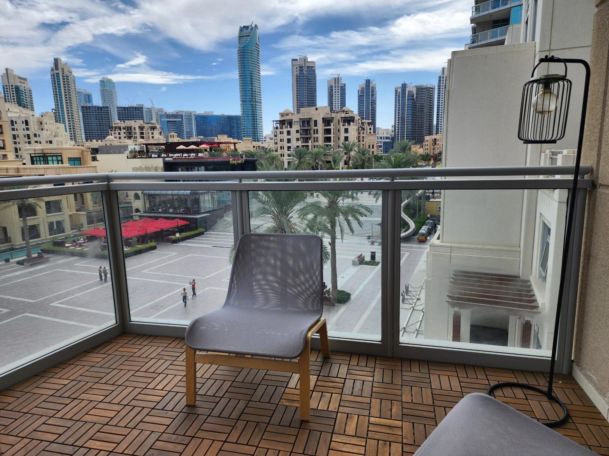 شقة Downtown Oasis, Burj Khalifa Views, Luxury Amenities دبي المظهر الخارجي الصورة