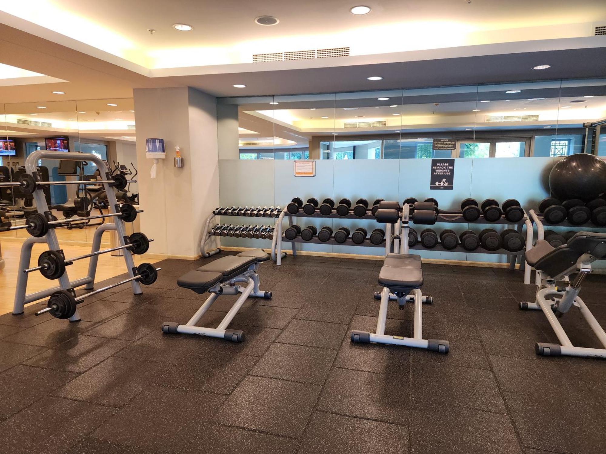 شقة Downtown Oasis, Burj Khalifa Views, Luxury Amenities دبي المظهر الخارجي الصورة