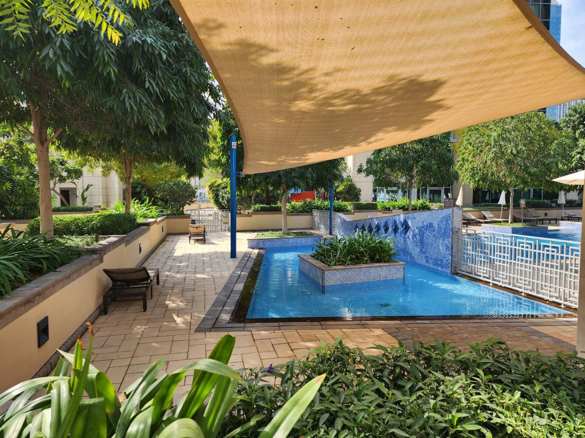 شقة Downtown Oasis, Burj Khalifa Views, Luxury Amenities دبي المظهر الخارجي الصورة
