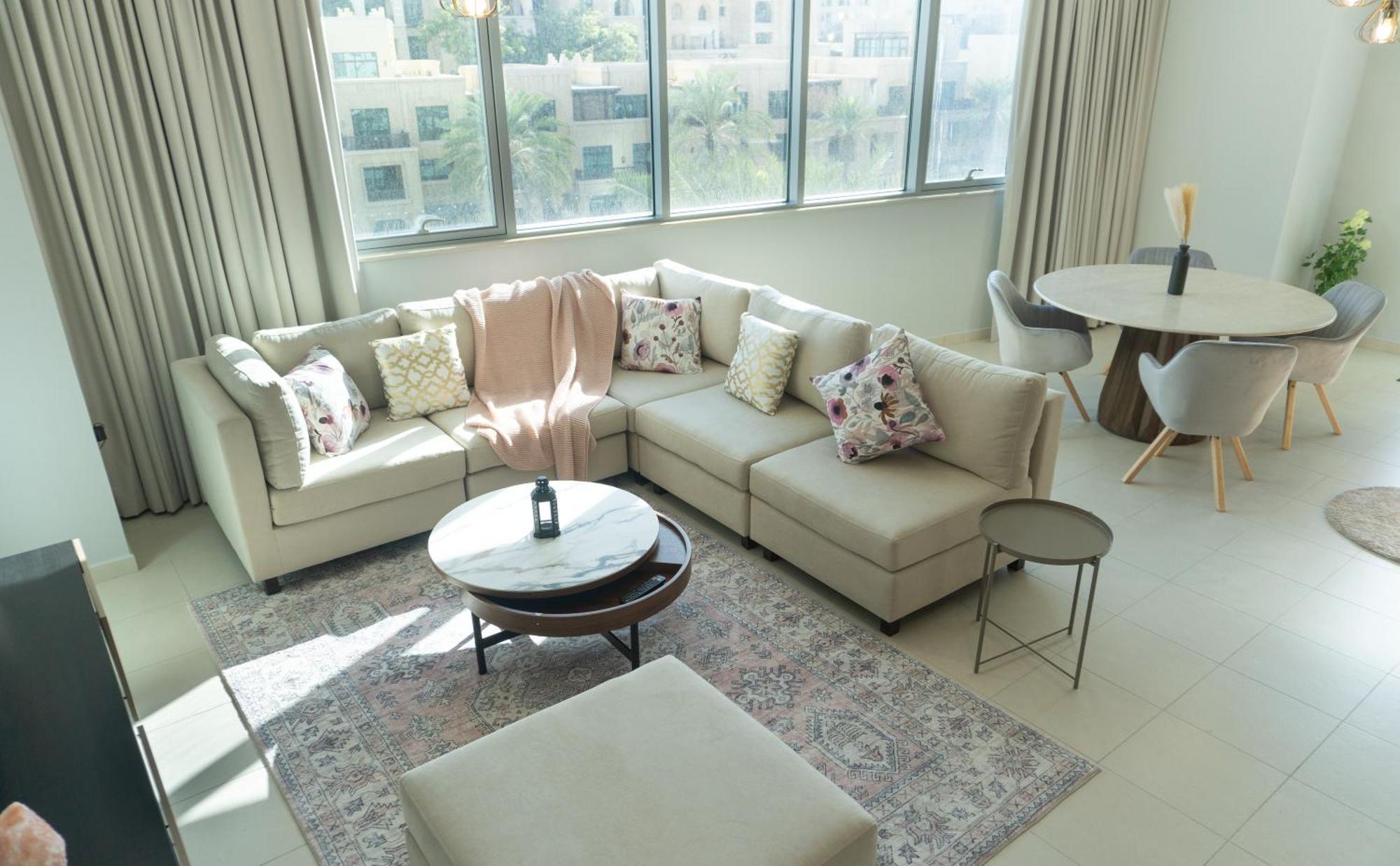 شقة Downtown Oasis, Burj Khalifa Views, Luxury Amenities دبي المظهر الخارجي الصورة