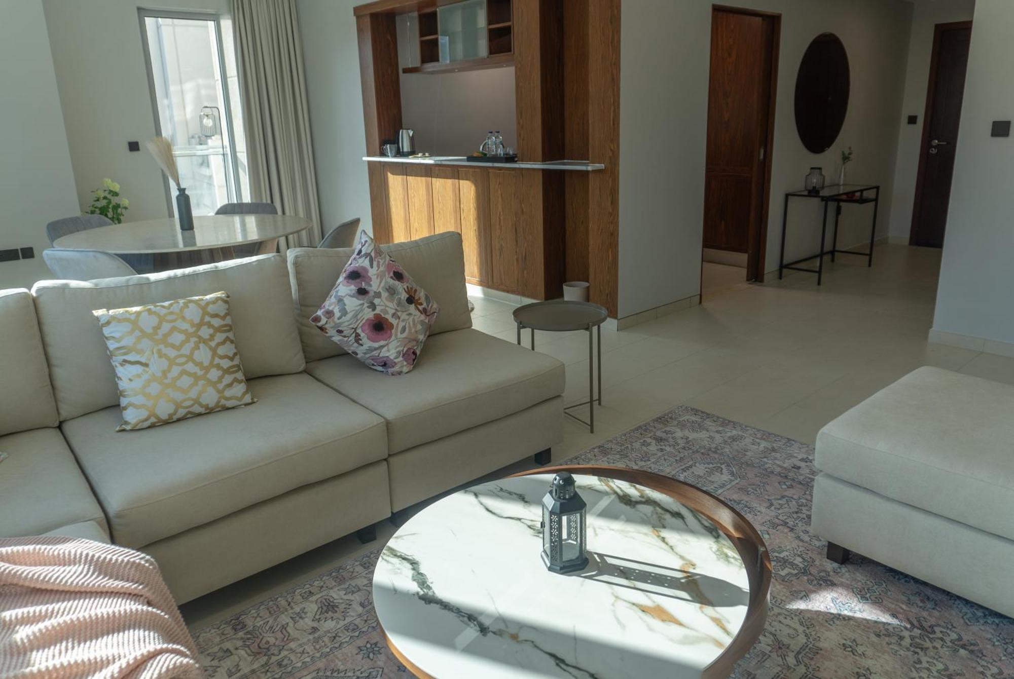 شقة Downtown Oasis, Burj Khalifa Views, Luxury Amenities دبي المظهر الخارجي الصورة