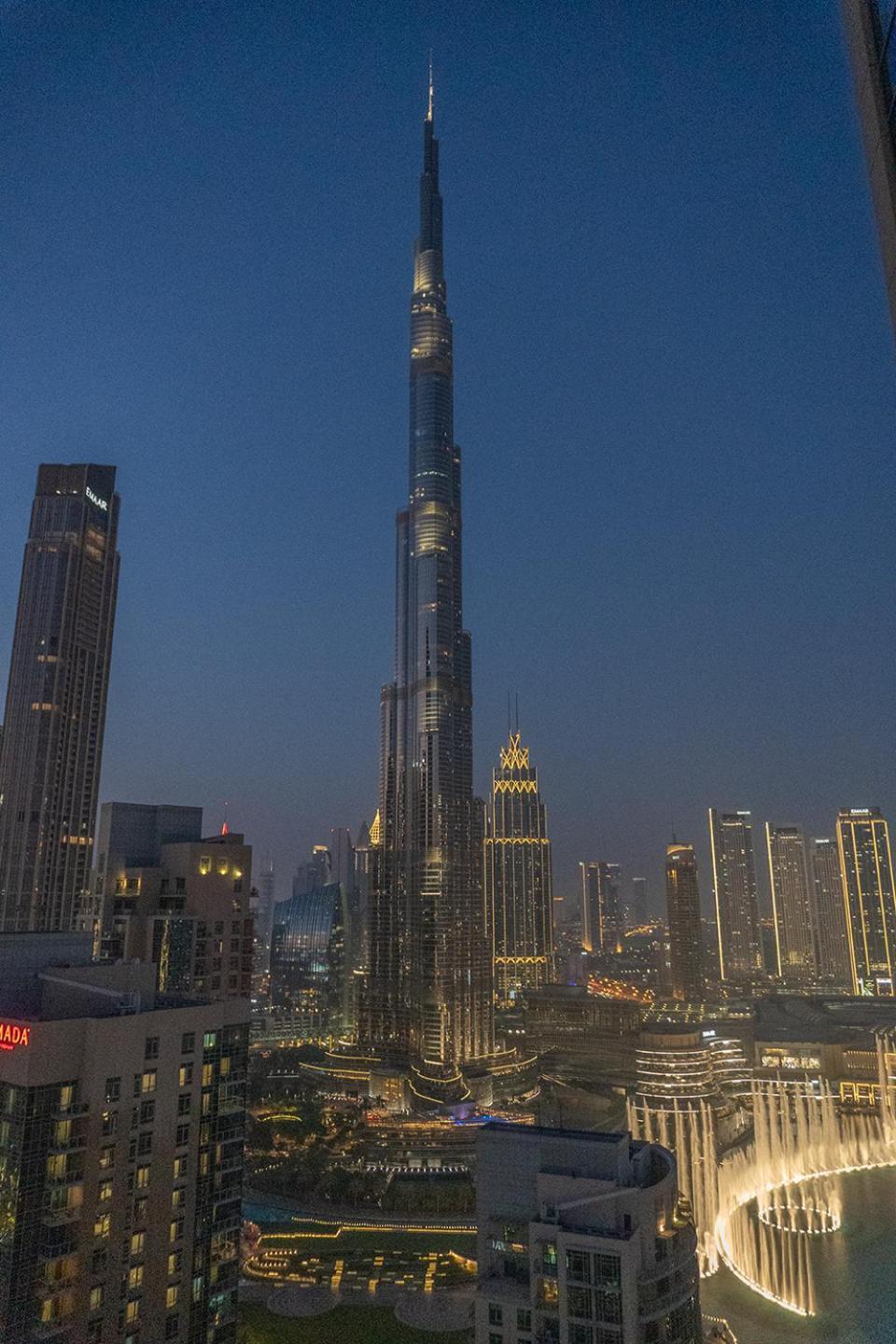 شقة Downtown Oasis, Burj Khalifa Views, Luxury Amenities دبي المظهر الخارجي الصورة