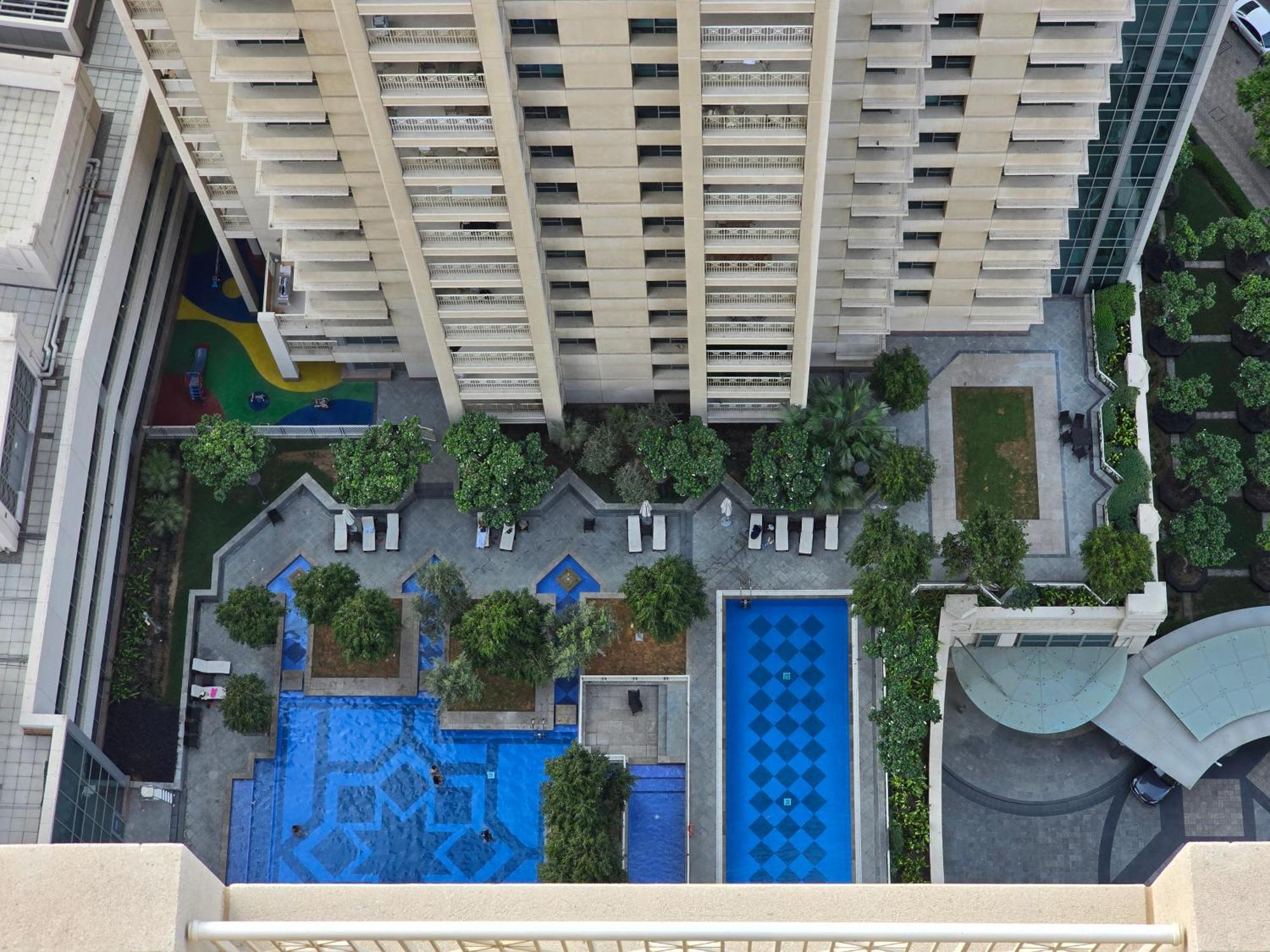 شقة Downtown Oasis, Burj Khalifa Views, Luxury Amenities دبي المظهر الخارجي الصورة